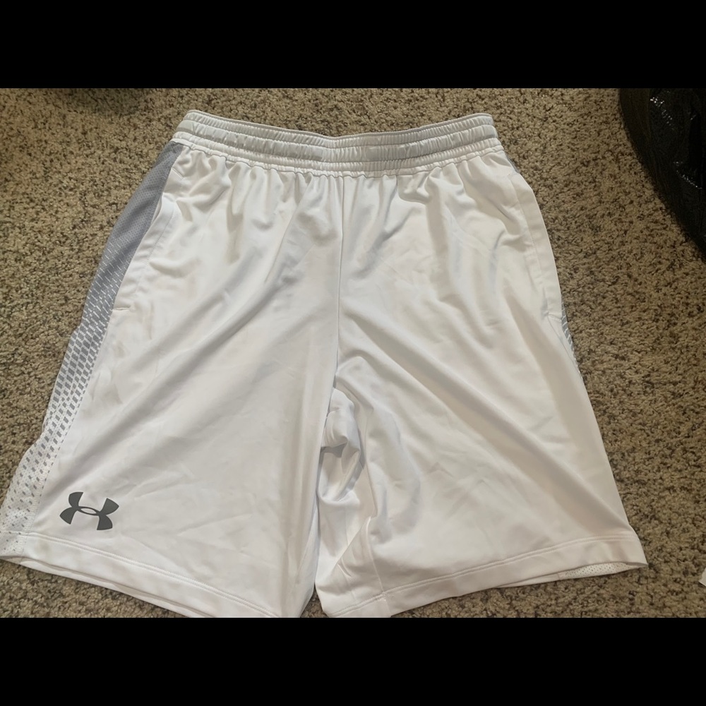 Under Armour short